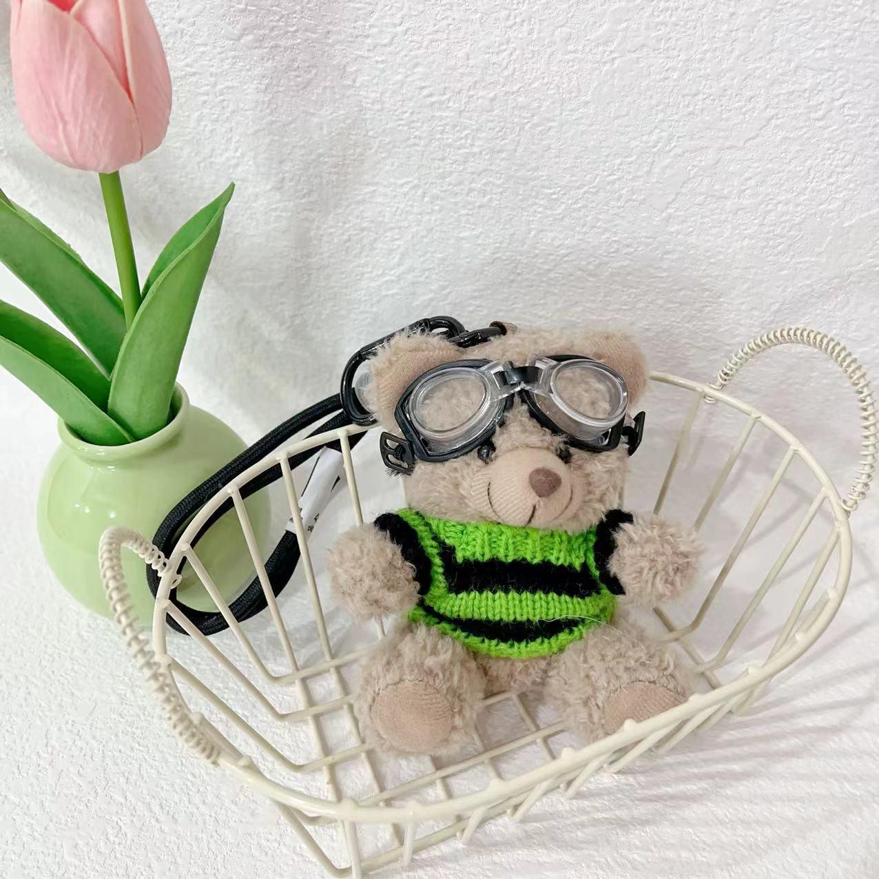 

Брелок-пилот с мультяшной пандой - милый мишка в подарок для студентов