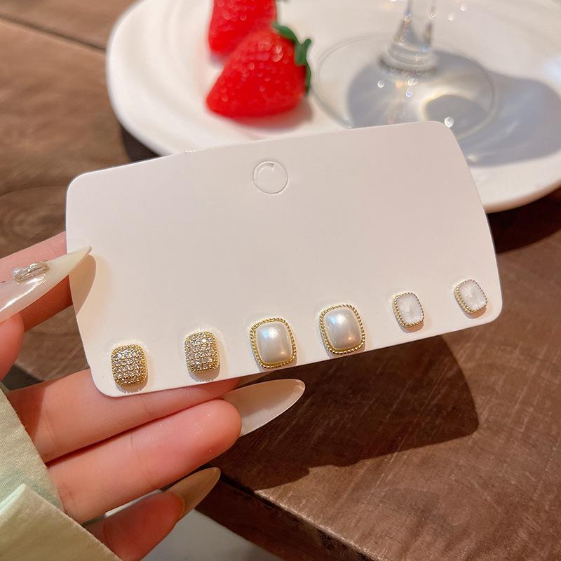 

Набір для пірсингу з перлами в корейському стилі: Маленькі універсальні сережки для студентів