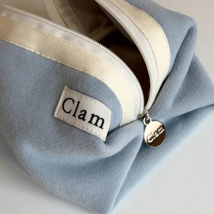 Round Pouch _ Blue Powder