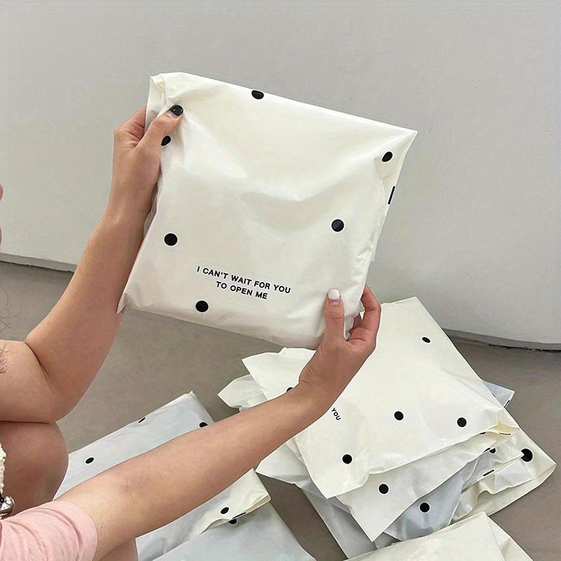 A Set of 10 Large-Capacity Self-Sealing PE Bags, Waterproof Express Packaging, Cartoon Pink Butterfly Design, Office Mail and Parcel