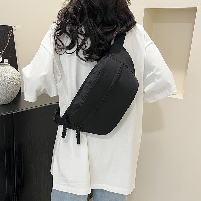 Summer new simple and lightweight men's and women's shoulder messenger bag solid color portable breast bag versatile bag