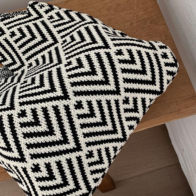 Fashion Geometric Contrast Color Handmade Knitted Handbag Women Minimalist Knot Shoulder Bag