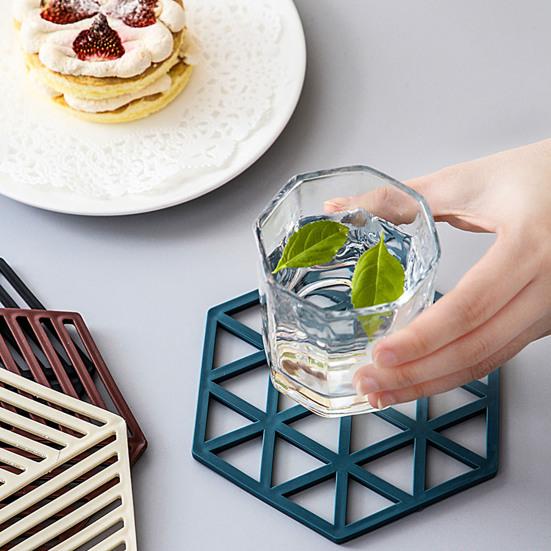 Hollow Heat Resistant Trivet for Hot Dishes Non-Slip Silicone Table Mat for Pots Scratch-Proof