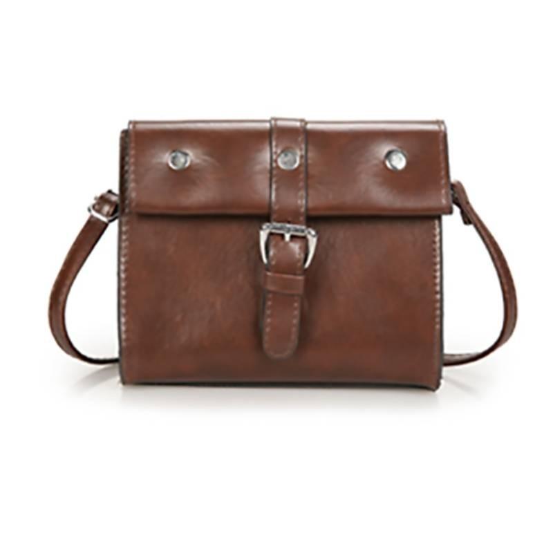 Trendy Retro European American Design Small Square Bag For Women With Magnetic Closure