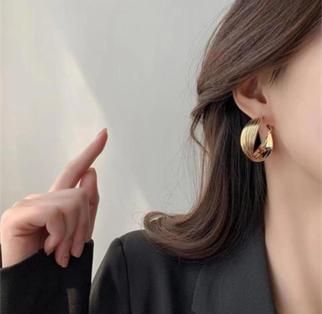 Trendy European & American High-End Twisted Metal Earrings for Women