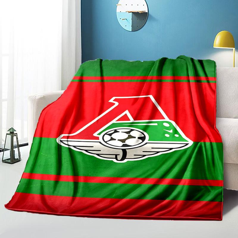 Green And Red Soccer Emblem Printed Throws Blanket Soft Flannel Blankets for Couch Bed Gifts for Men Women Picnic blanket Christmas gifts