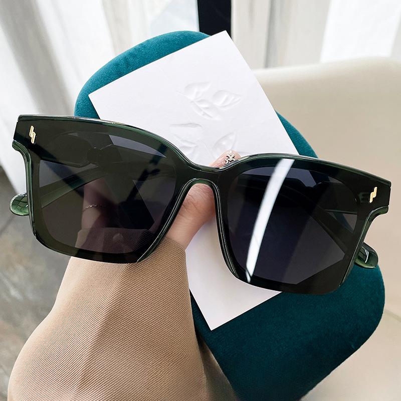 One-piece Advanced Sense Female Sunglasses Online Celebrity Driving Anti-ultraviolet Male Sunglasses Tide.