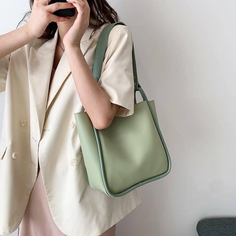 Trendy Women's Commuter Bag 2022 Urban Simple Style Large Capacity Shoulder Bag