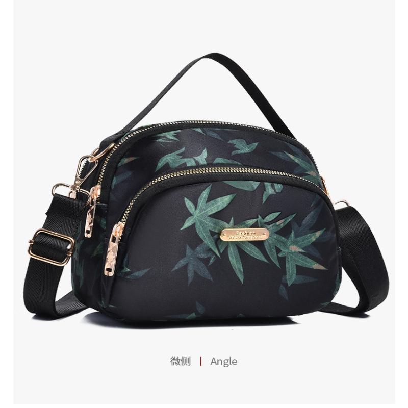 1Pc Large Capacity Outdoor Fashion Shoulder Bag Middle-aged Women Versatile Travel Messenger Bag Multi-layer Storage Portable Shell Bag