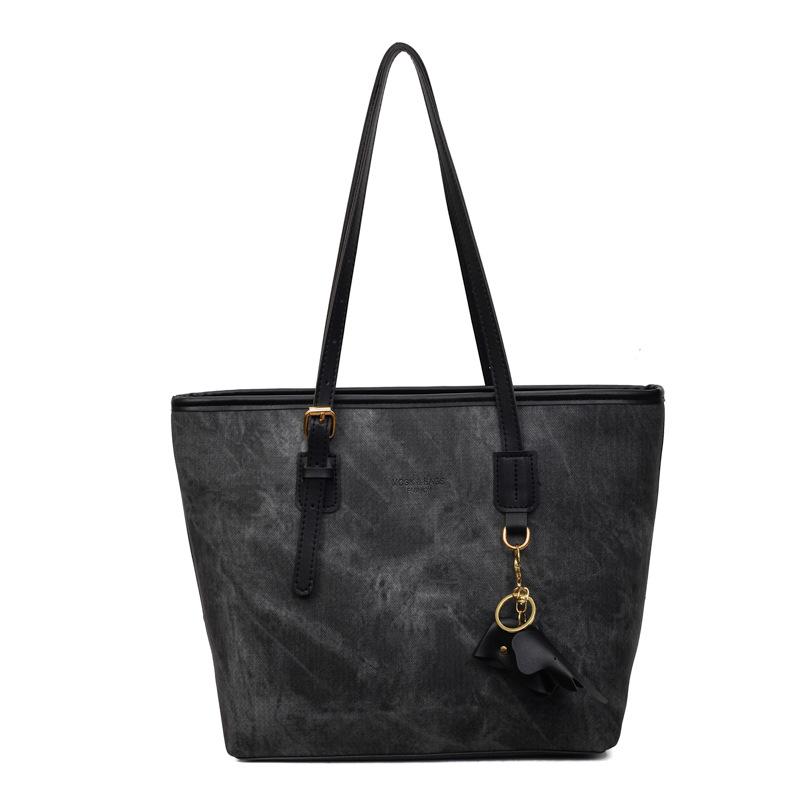 Large capacity tote bag women's 2025 autumn and winter new fashion shoulder bag college students class commuter bag underarm bag