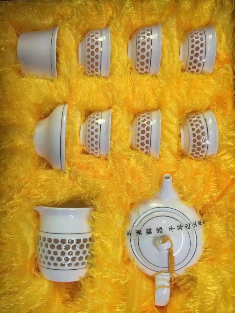 Exquisite 10-Piece Honeycomb Ceramic Kung Fu Tea Set with Teapot, Gaiwan, and Cups In a Gift Box.