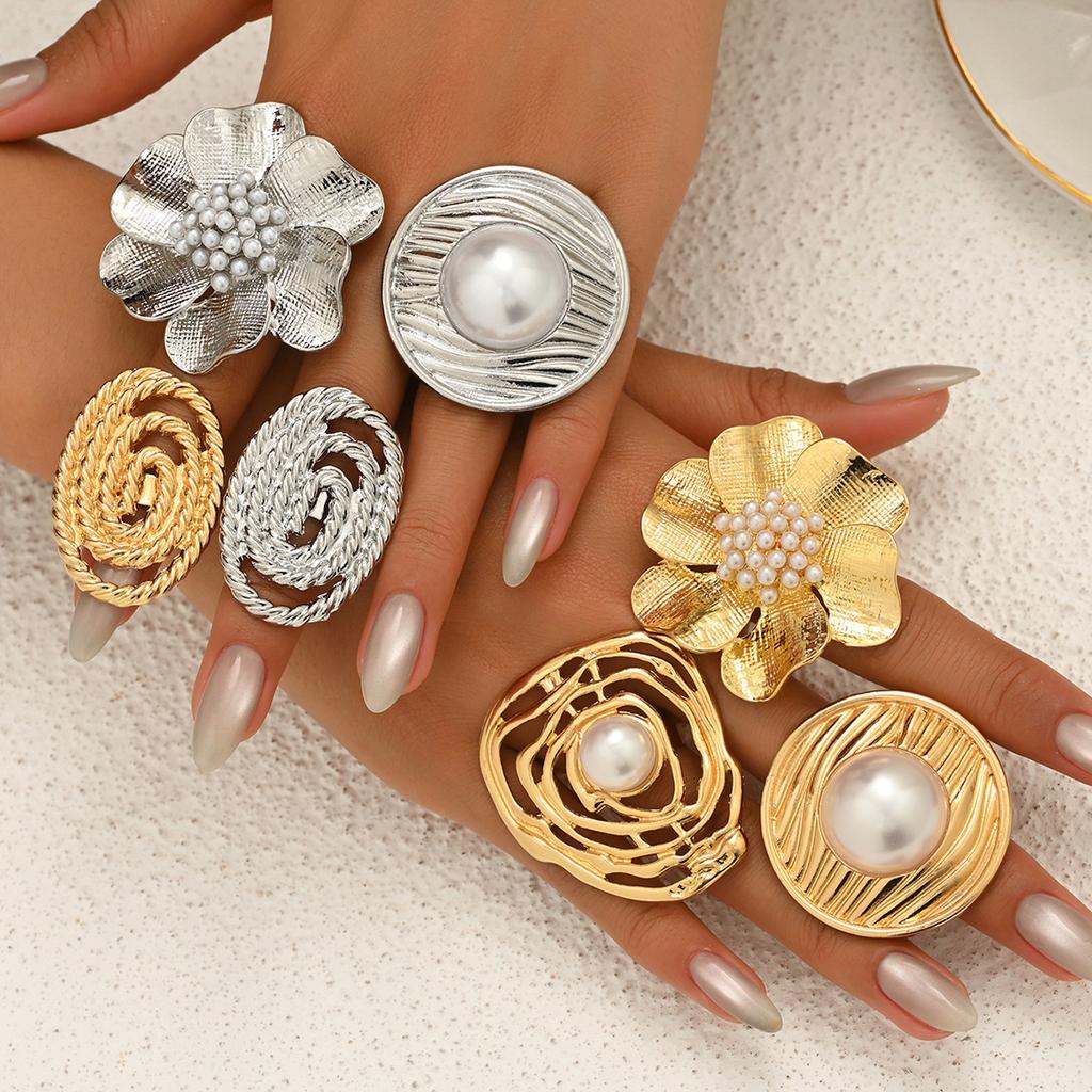 Geometryczne ozdoby, niszowy geometryczny kwiatowy wzór otwarty pierścionek wszechstronny falowany pierścionek z perłą