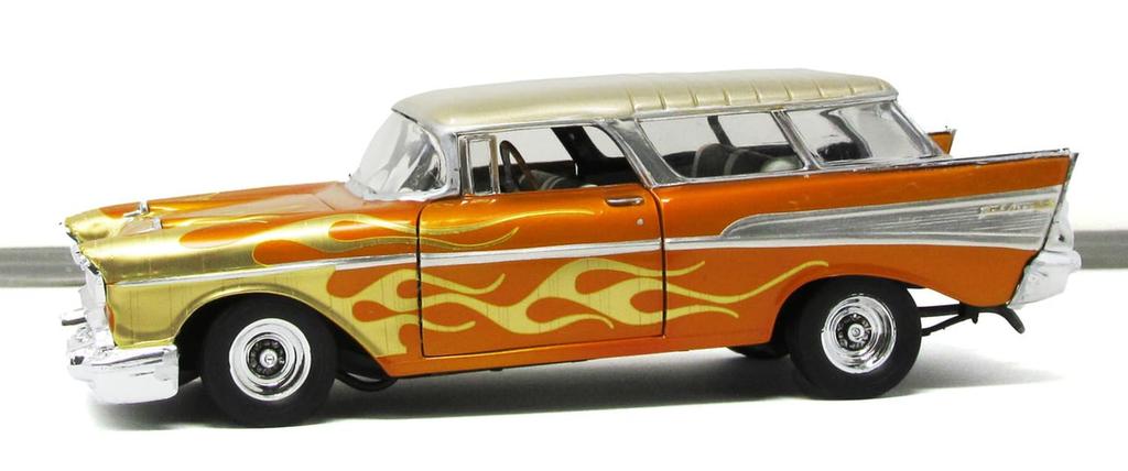 Atlantis Models 1957 Chevy Nomad Plastic Model ATLAMCH1260 1/25 (Car)