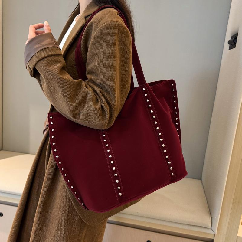 Frosted Rivet Bag Large Capacity Women's Tote Bag Versatile Bucket Bag Commuter Shoulder Bag Fashion Casual Handbag
