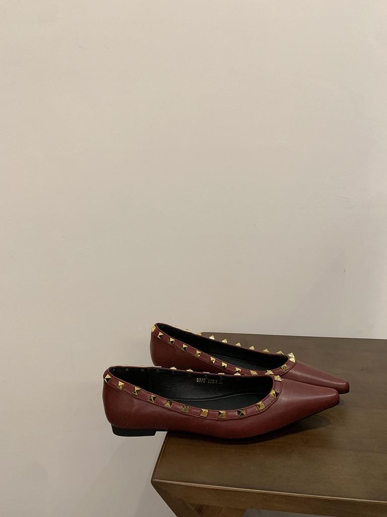 Fashion Flat Shoes for Women 2025 Spring and Autumn New Pointed Rivet New Black Plus Size Women's Shoes 41 42 43 Zapatillas Mujer