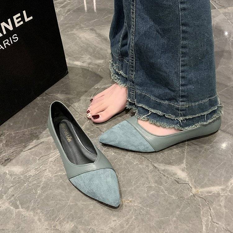Flat-soled black shoes, leather shoes, versatile, small fragrant style, pointed and comfortable, professional shallow mouth, low-heeled single shoes