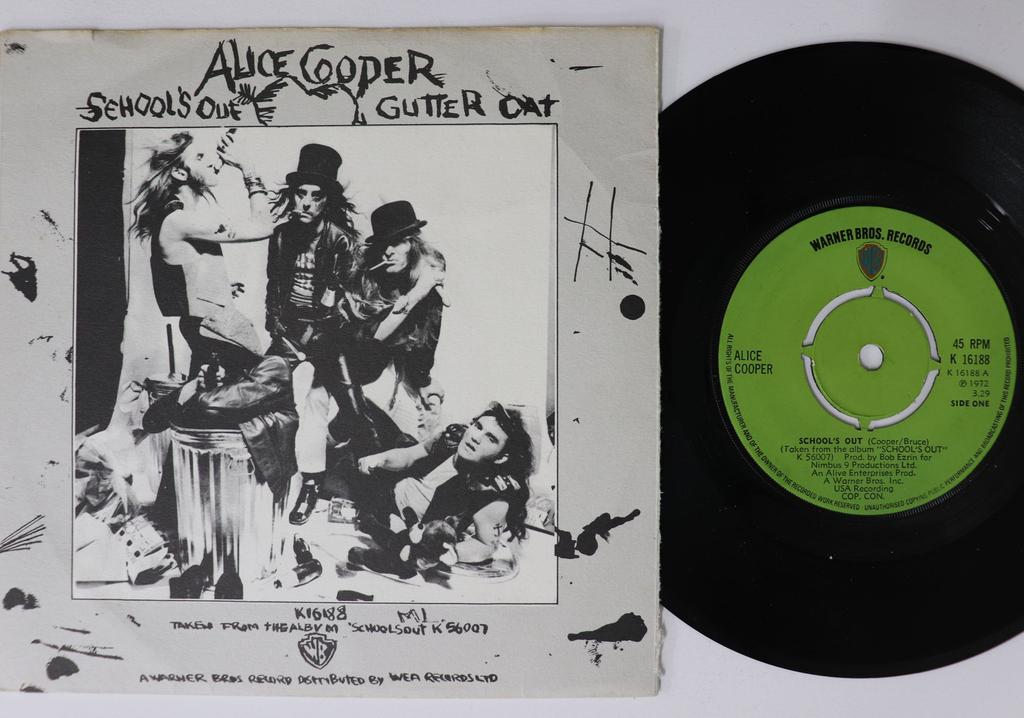 7inch Record ALICE COOPER Schools Out Gutter Cat K16188 WARNER BROS 1972 UK Rock Used