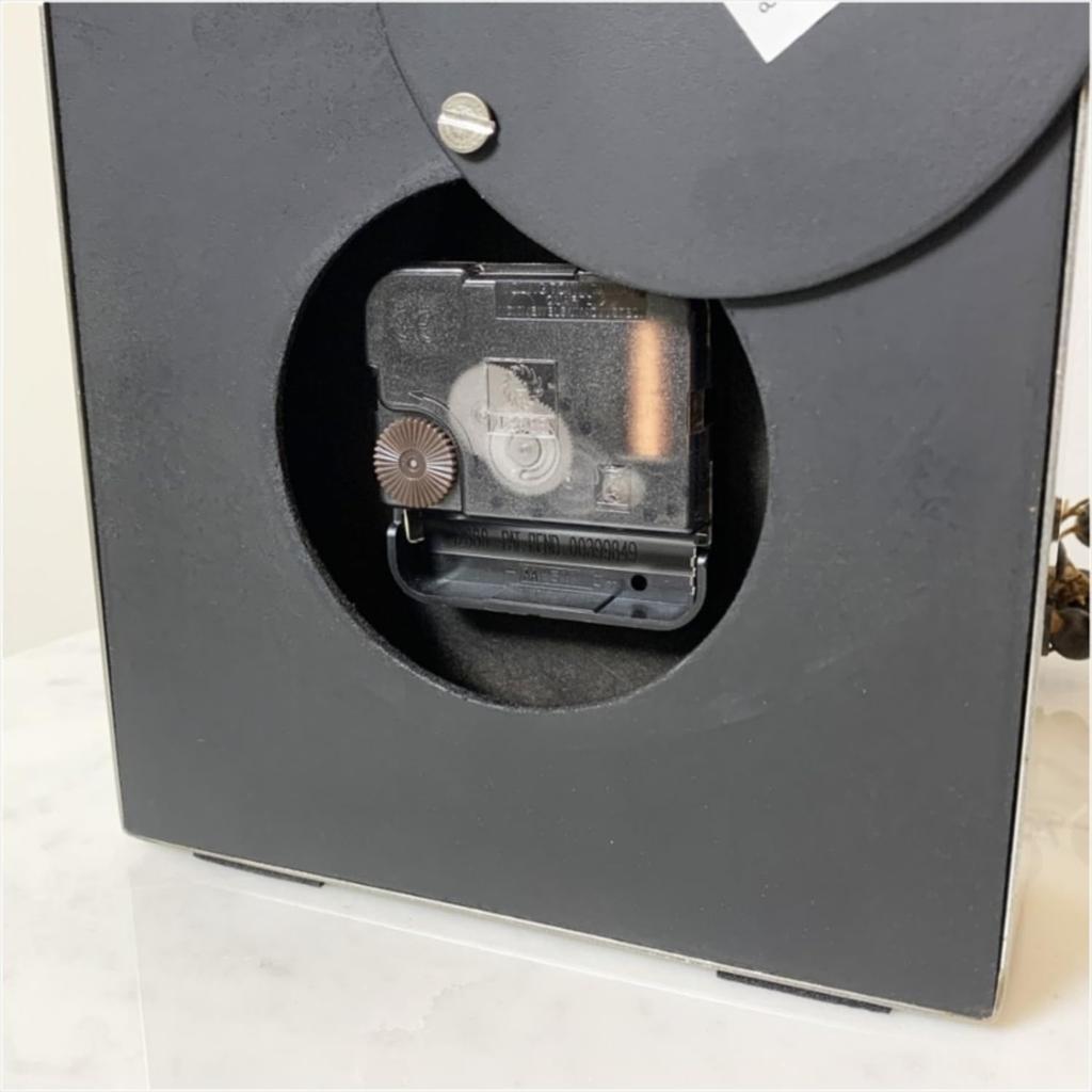 Elegant Interior Modern Square Table Clock Silver Clock for Beauty Salons and Nail Salons - (84201TC)