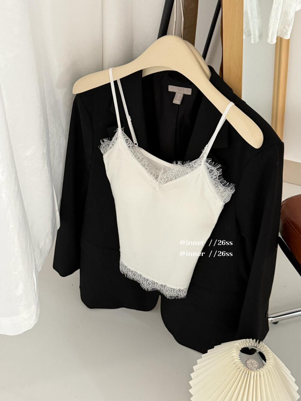 

Women s Summer Lace Camisole: Slimming Inner/Outer Layer with Beautiful Back, Pairs Well with Shirts. One Size (Fits 80-130 jin) чёрный