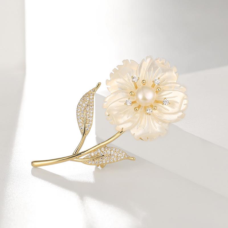 Bo Xin Yun Elegant Sea Shell & Freshwater Pearl Flower Brooch