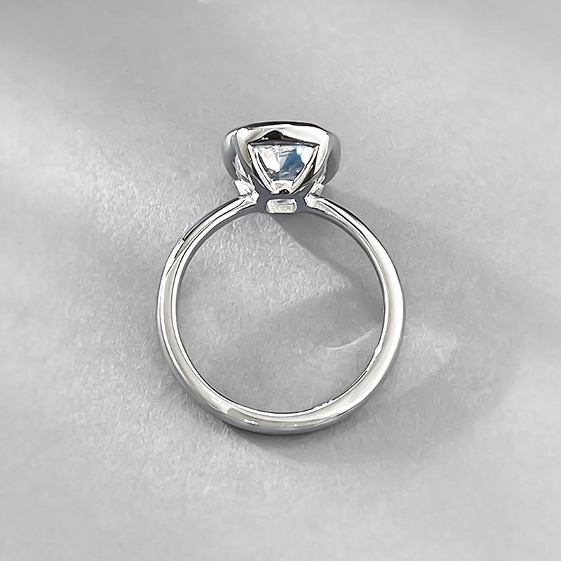 2025 S925 Silber 8x11mm Dicker Quadratischer Ring mit Weißer Eisblumen-Schliff, Zargenfassung und Hochkohlenstoff-Diamant