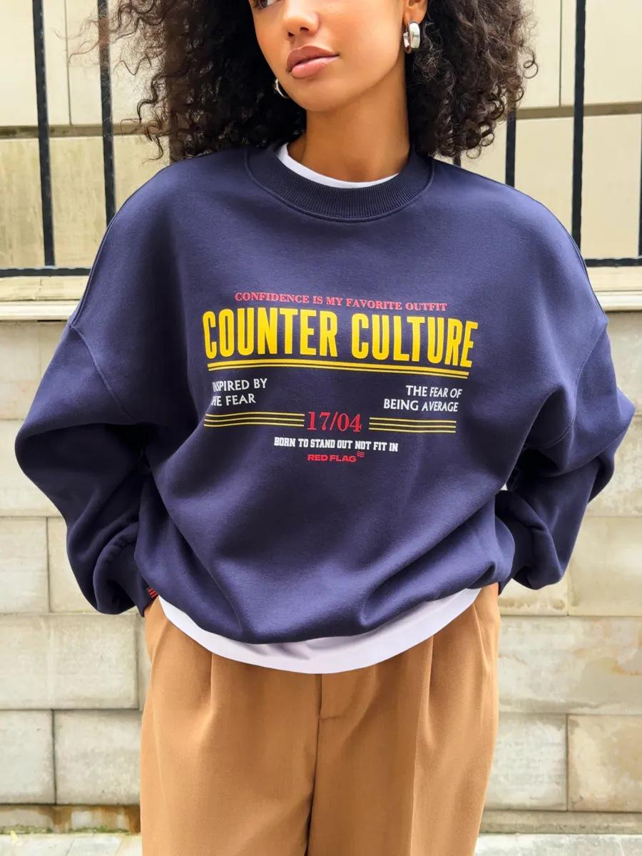 

Personality trend foreign style ruffian handsome design sense printing 2025 European and American style thickened crew neck sweater women XXXL