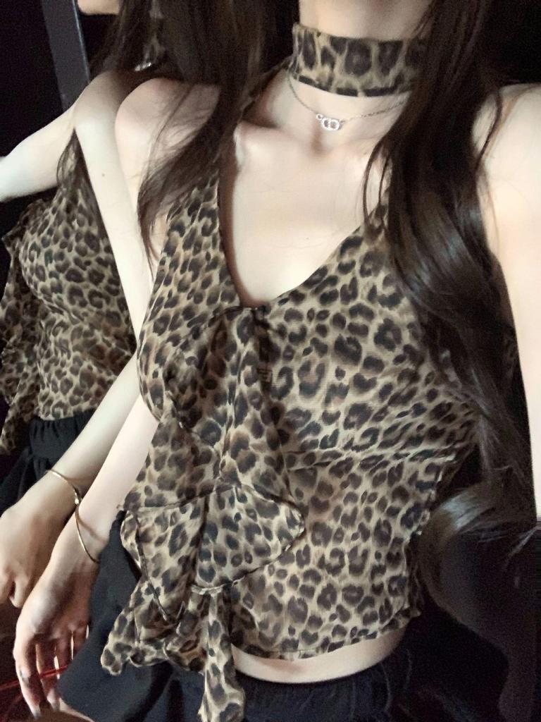 Leopard Print Halter Neck Camisole - Chic Slim Fit Top for Women