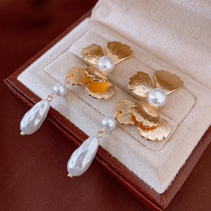 Needle Diamond Earrings Retro Light Luxury High-end Stud Earrings Niche Retro Earrings Women