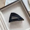 Trendy Medium-Sized Oblique Triangle Shark Hair Clip with Airy Texture – Korean Style Accessory
