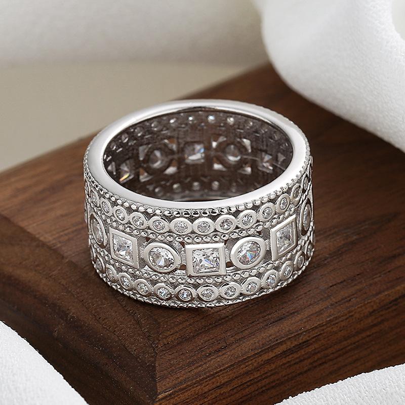 Luxury Brilliant Rings for Women Gold Color Opulent Accessories with Shiny Cubic Zirconia Chic Wedding Bridal Jewelry Hot