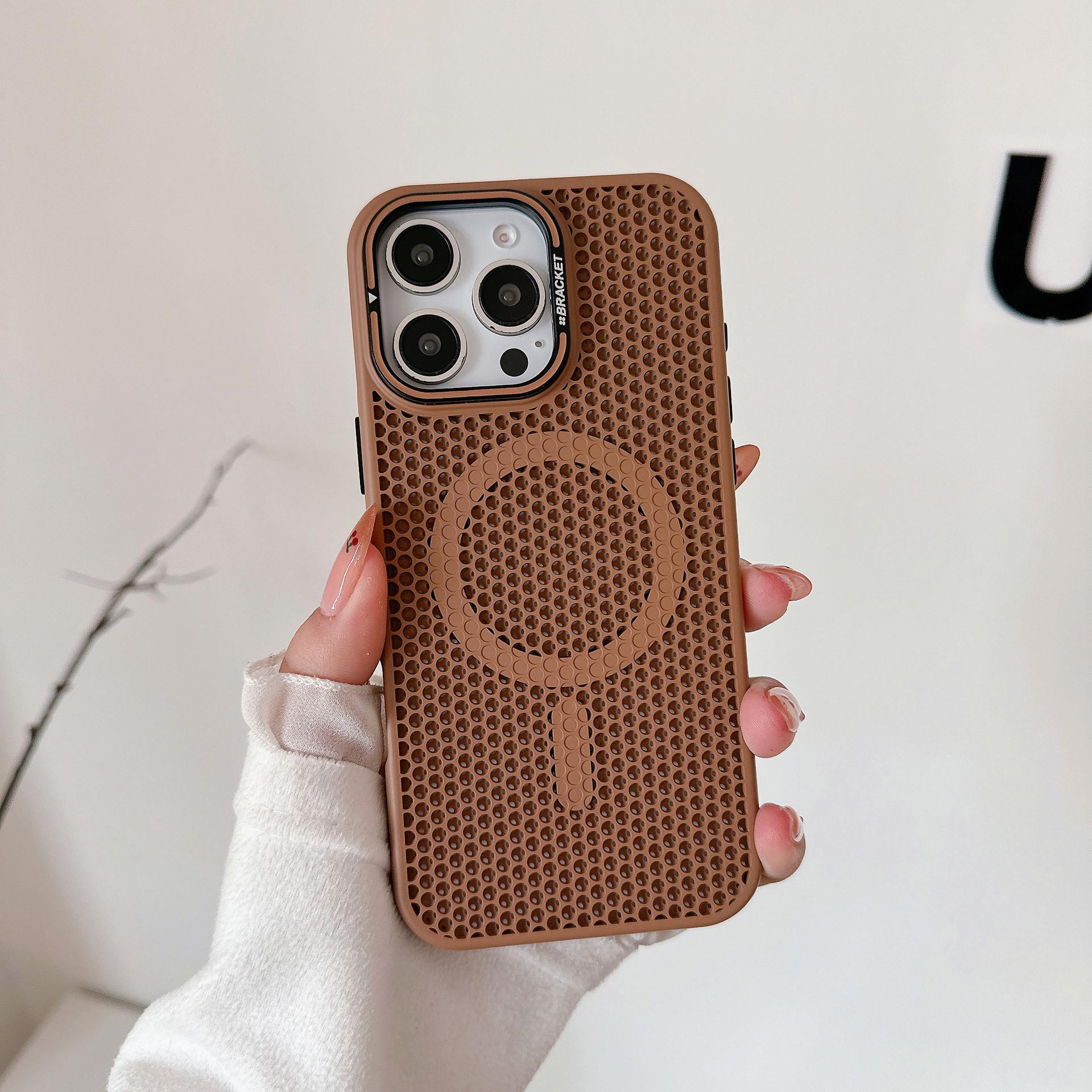 

Сетчатый чехол для телефона с отводом тепла, подходит для iPhone13Promax, защитный чехол с магнитной подставкой для 15plus, Apple 16 Apple 12Promax коричневый