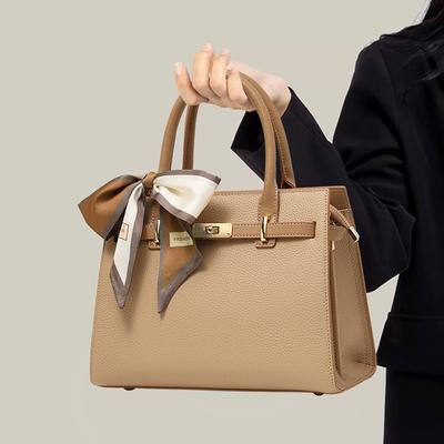Neuer Stil Handtasche für Frauen Mittelalterliche Damen Platin-Tasche für Damen Atmosphärische Echtes Leder Muttertasche