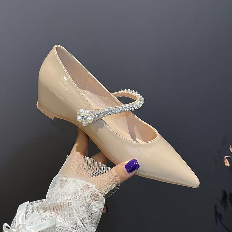 

Luxury rhinestone word with small inner height increase single shoes women s slope heel pointed versatile celebrity temperament 40 абрикосовий