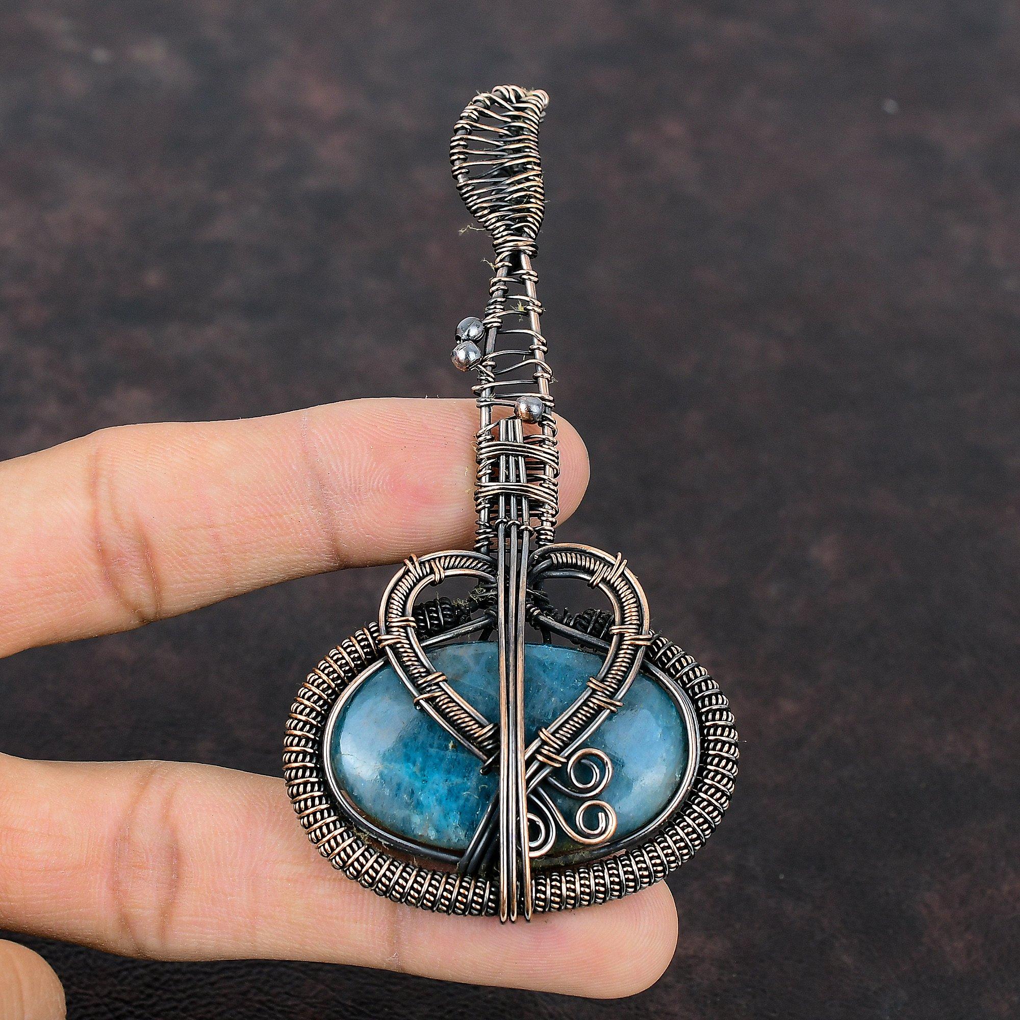 

Неоновый Апатит Медный Кулон Проволочный Кулон Неоновый Апатит Ювелирные Изделия Ручной Работы Подвеска Из Настоящего Драгоценного Камня Медные Ювелирные Изделия Для Подарка Кулон Гитары