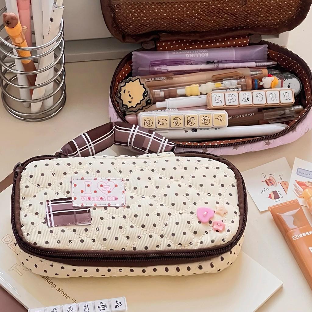 Vintage Polka Dot Pen Bag Made Of Polyester Fabric For School And Office Storage