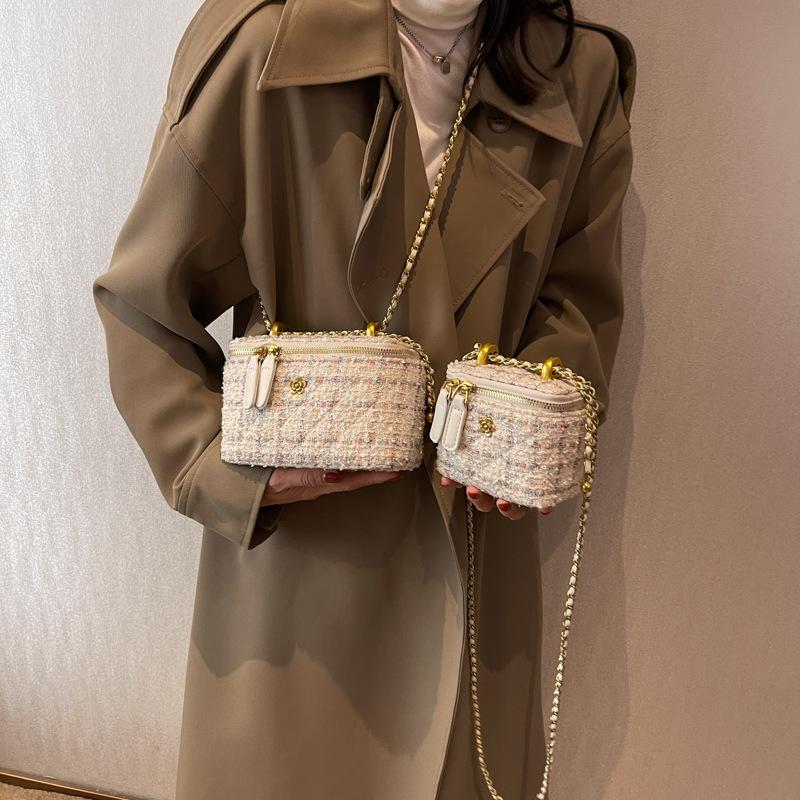 

Textured small bag women s 2025 new trendy fashion knitted chain messenger bag mini bucket bag large 18 * 9 * 11 белый