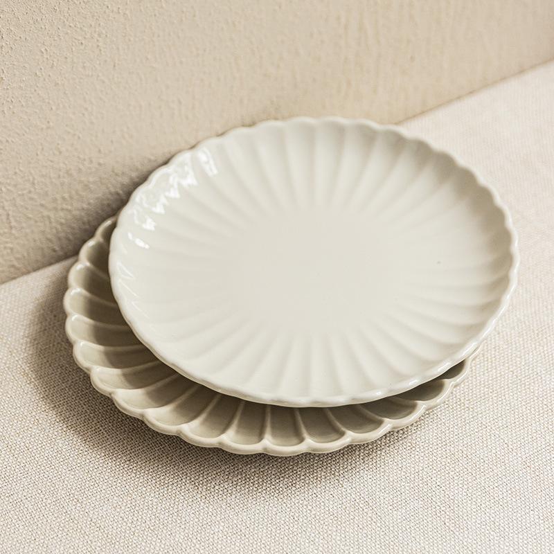 Simple Flower-Shaped Plate, Exquisite Plate, Household Ceramic Plate, Vegetable Plate, High-Value Tableware, Shallow Plate, Western Pasta Plate.
