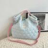 1 Cute Cream Wind Portable Canvas Bag Quilted Love Large Capacity Student Tote Bag Casual Messenger Bag