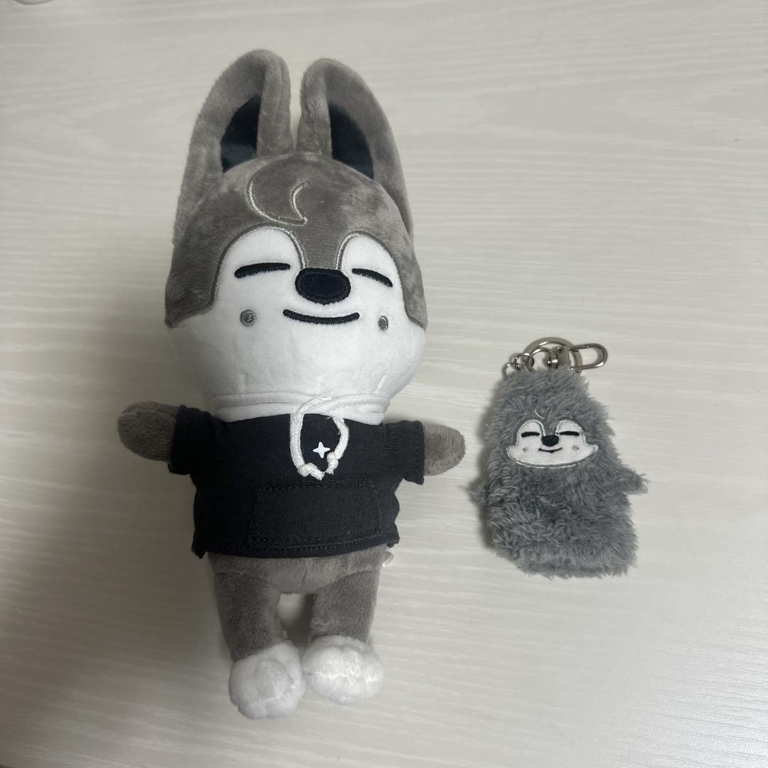 

[USED] Stray Kids Bang Chan Wolf Chan skzoo finger puppets included