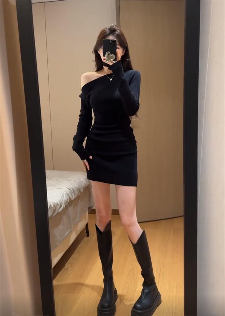 Premium sense, black inner lining, temperament, slim and thin, off-the-shoulder hip dress, children's autumn new models