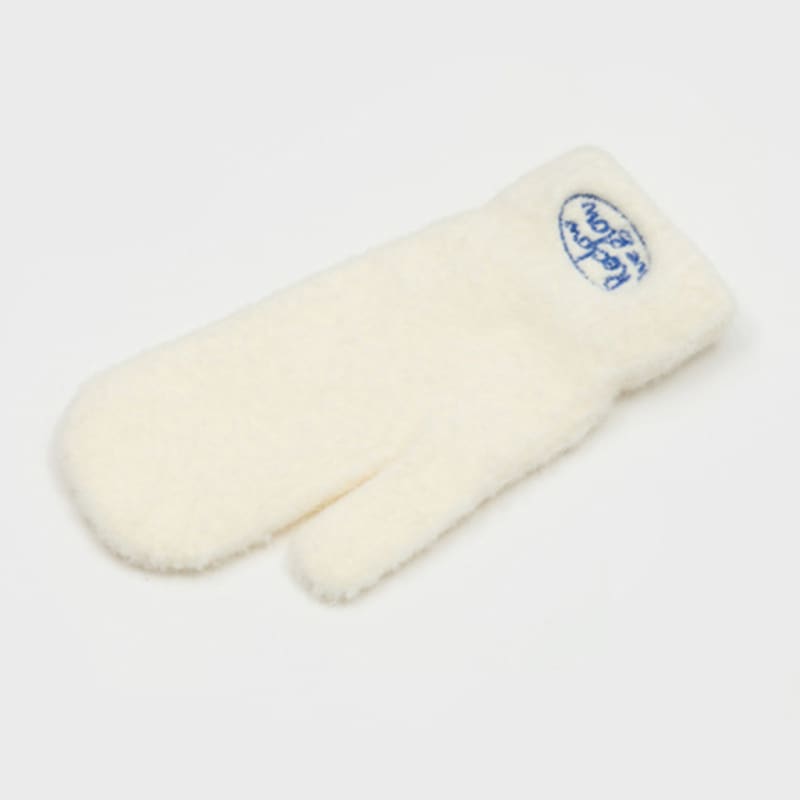 RECLOW FLUFFY LOGO MITTEN GLOVE IVORY