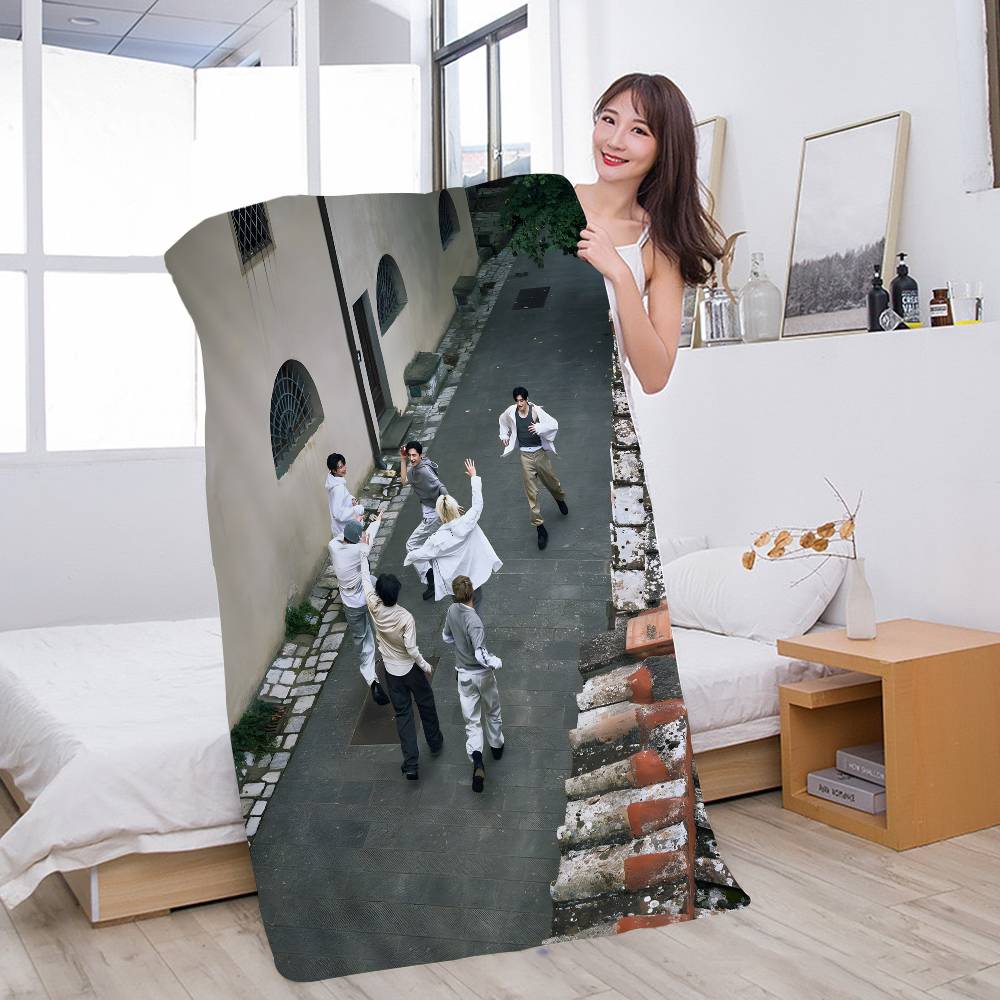 Korea E-Enhypenes Singing Microfiber Beach Towel Absorbent Quick dry Soft Yoga Swimming Resort Mountain Climbing Towel W30*H60(CM)