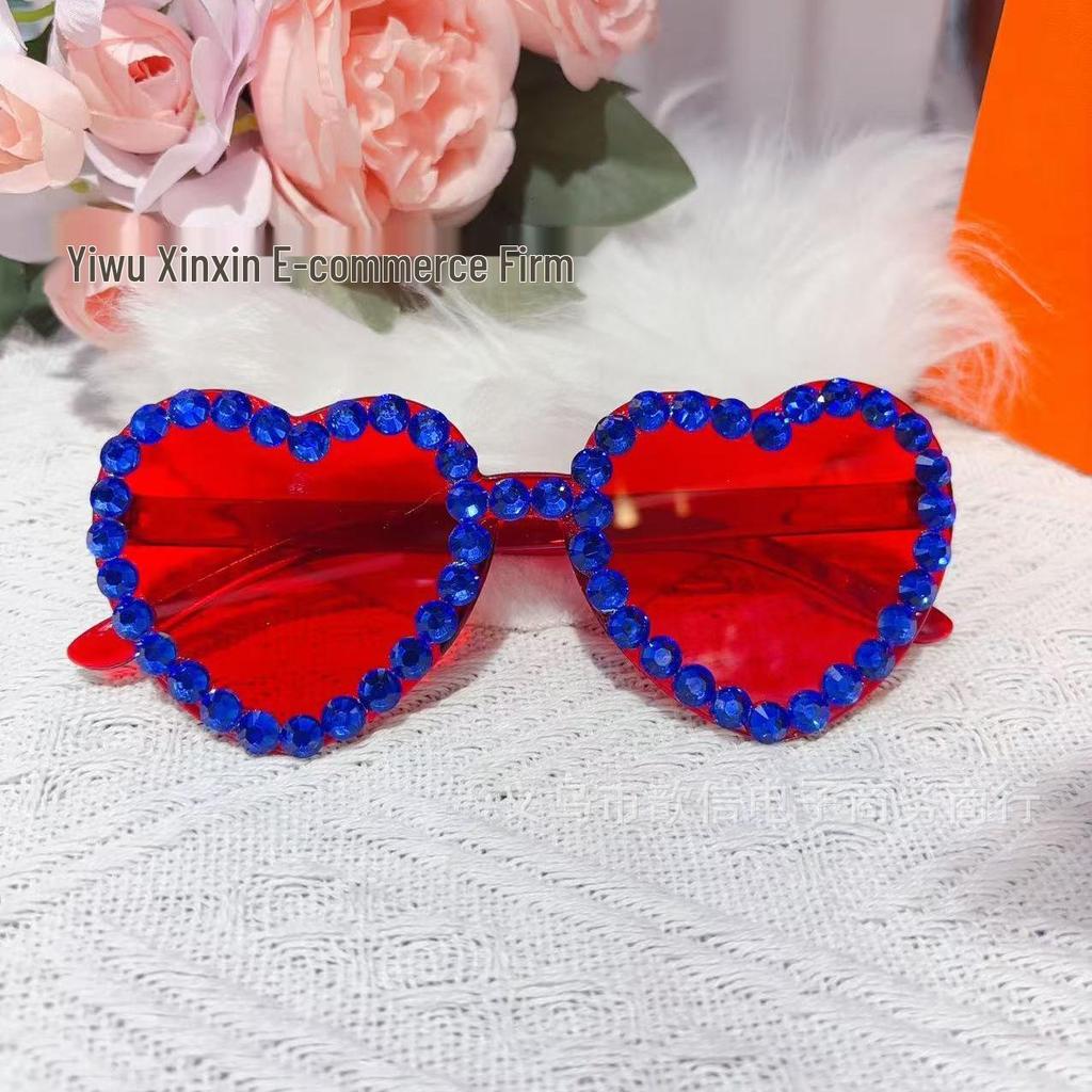 Heart-Shaped Rhinestone Sunglasses: Trendy Eyewear for Weddings and Street Style