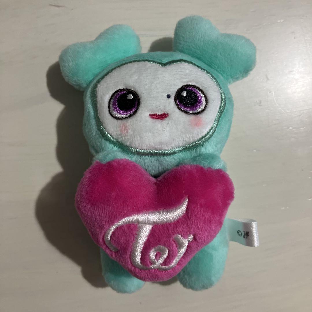 

[USED] TWICE Hook Charm