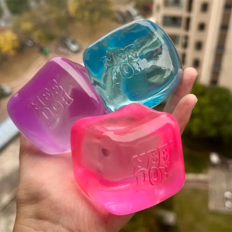 Needoh Nice Berg Gigante Sensorial Cubo de 7,5 cm Mini Paquete de 4 Bebé Teenie Cubo Sensorial Rebote Lento Aliviador de Estrés Juguete Anti-Ansiedad