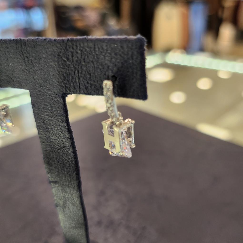 ARTRIA H Square Cubic E Crystal Earrings AlJTOERDG0012WHF