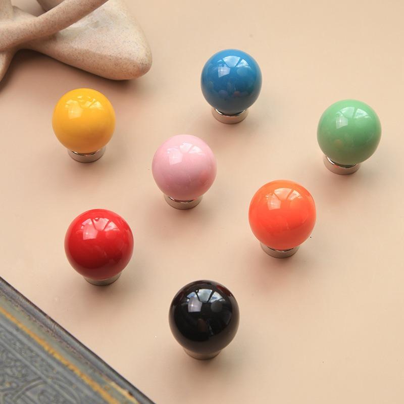 Refrigerator magnetic attachment plastic traceless strong magnetic hook creative household decoration hanging piece, nail-free