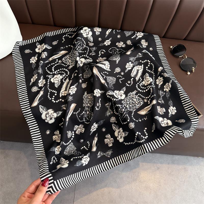 Elegant small floral imitation velvet herringbone pattern cotton and linen feeling small square scarf silk scarf headscarf shawl sunscreen scarf women