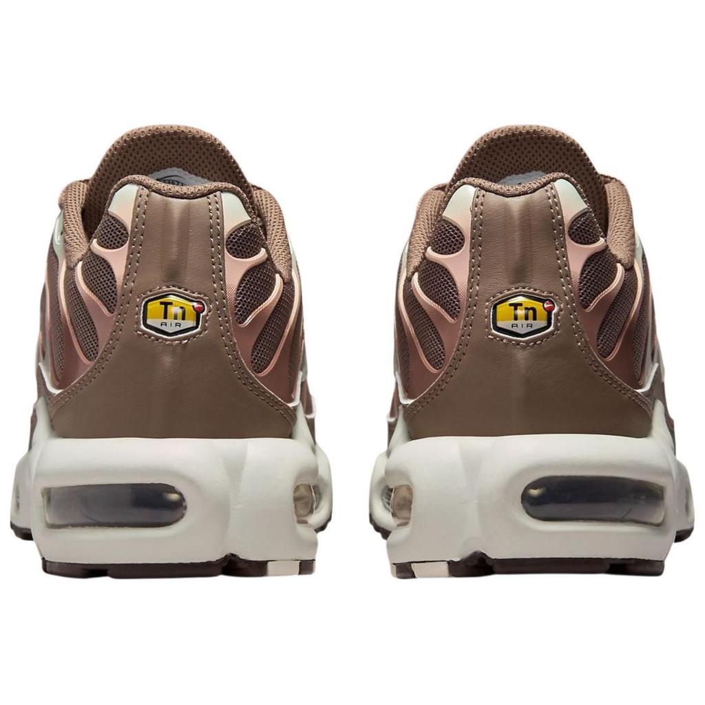 Nike Air Max Plus Marrone Visone Scarpe da Ginnastica da Donna Marrone Barocco Vela Argento Metallizzato DZ3671-200