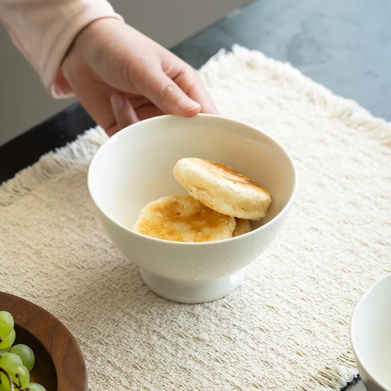 GOYN Konische Keramikschale mit hohem Fuß